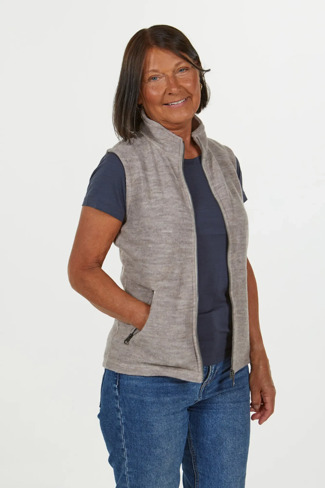FLORA VEST, 60% FILTAD ULL, 40% LYOCELL  — GRAPHITE MARL - Image 5