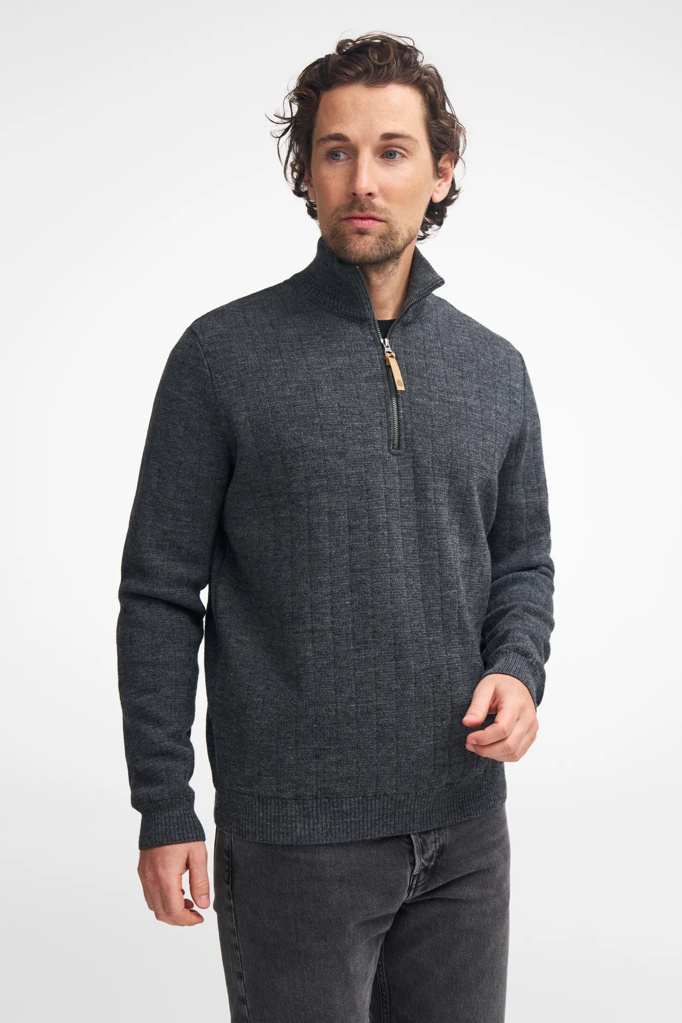 HUGO HALF ZIP, WINDBREAKER, 100% ULL — DEEP RED - Image 3