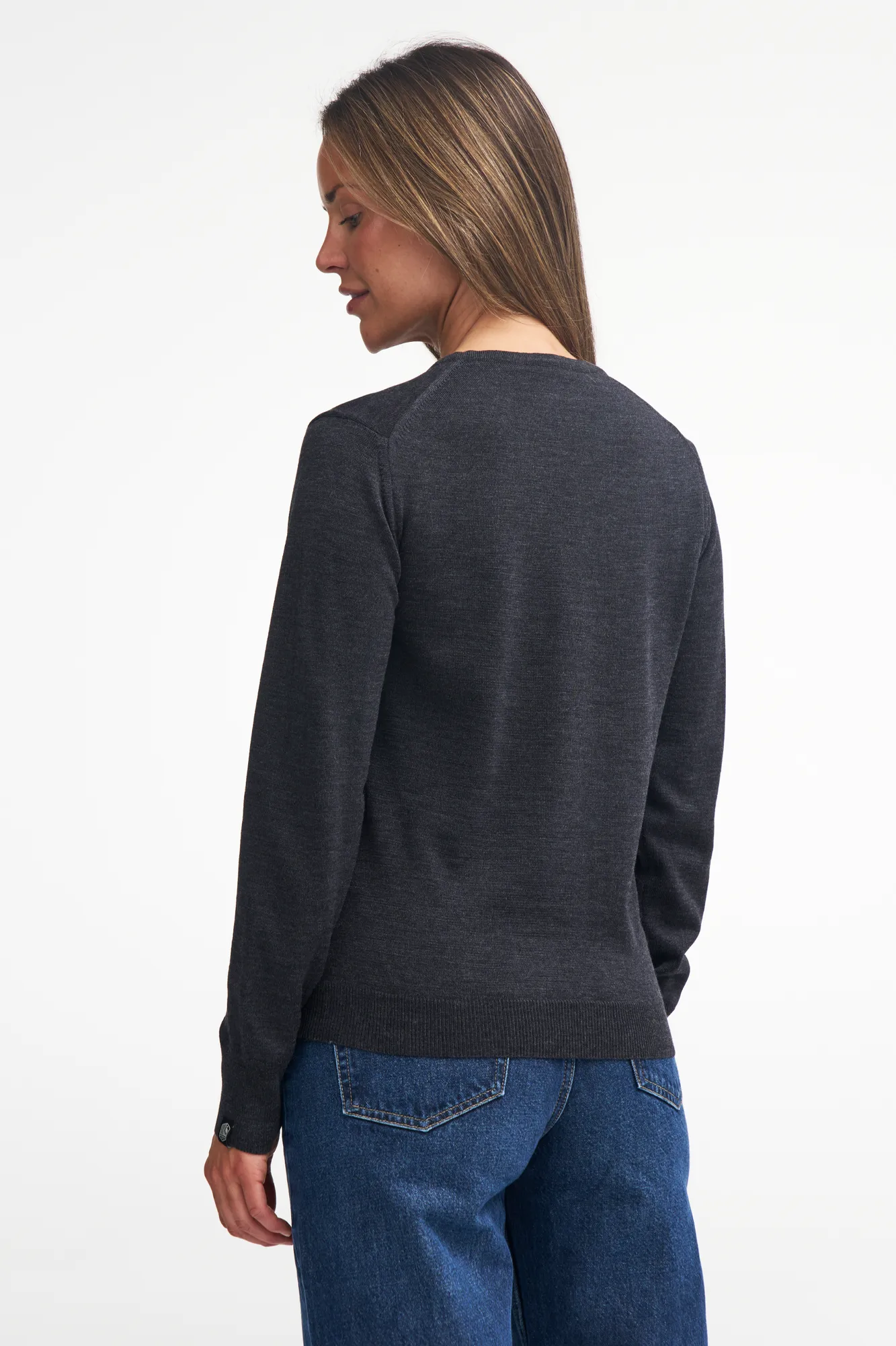 MERINO V-NECK FEMALE, 100% EXTRA FINE MERINOULL — STEELBLUE - Image 3
