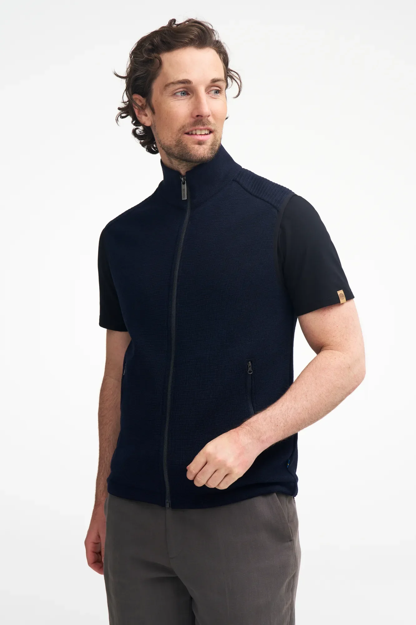 RALF VEST, 100% FINE MERINOULL — BLACK - Image 2