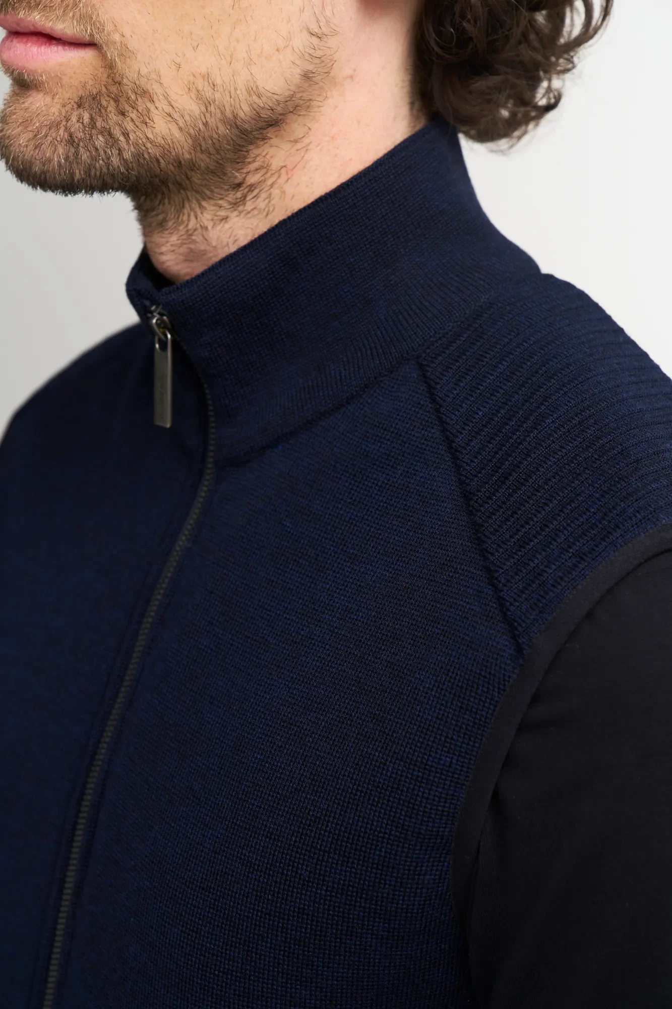 RALF VEST, 100% FINE MERINOULL — NAVY - Image 3